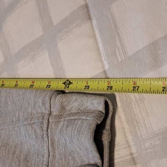 Sweatshirt - Picture 8 of 9